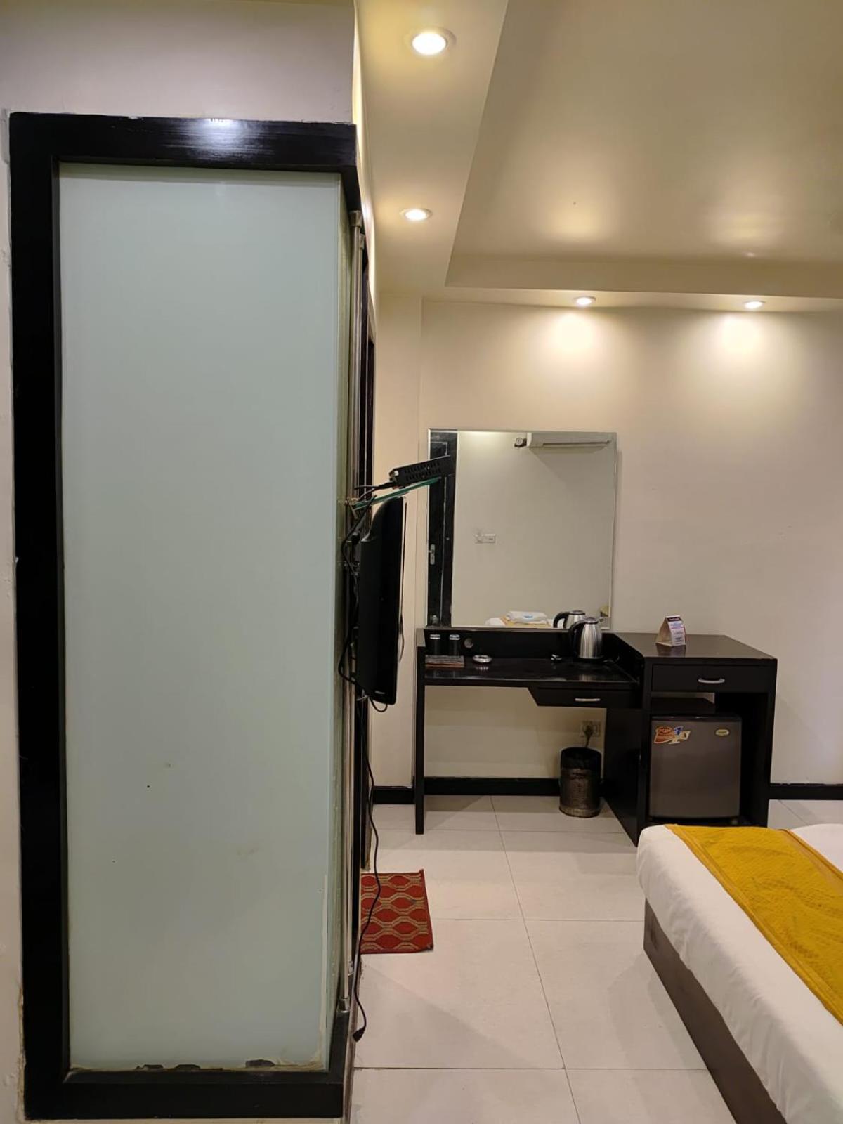 Hotel Paschim Vihar Delhi  Exterior foto
