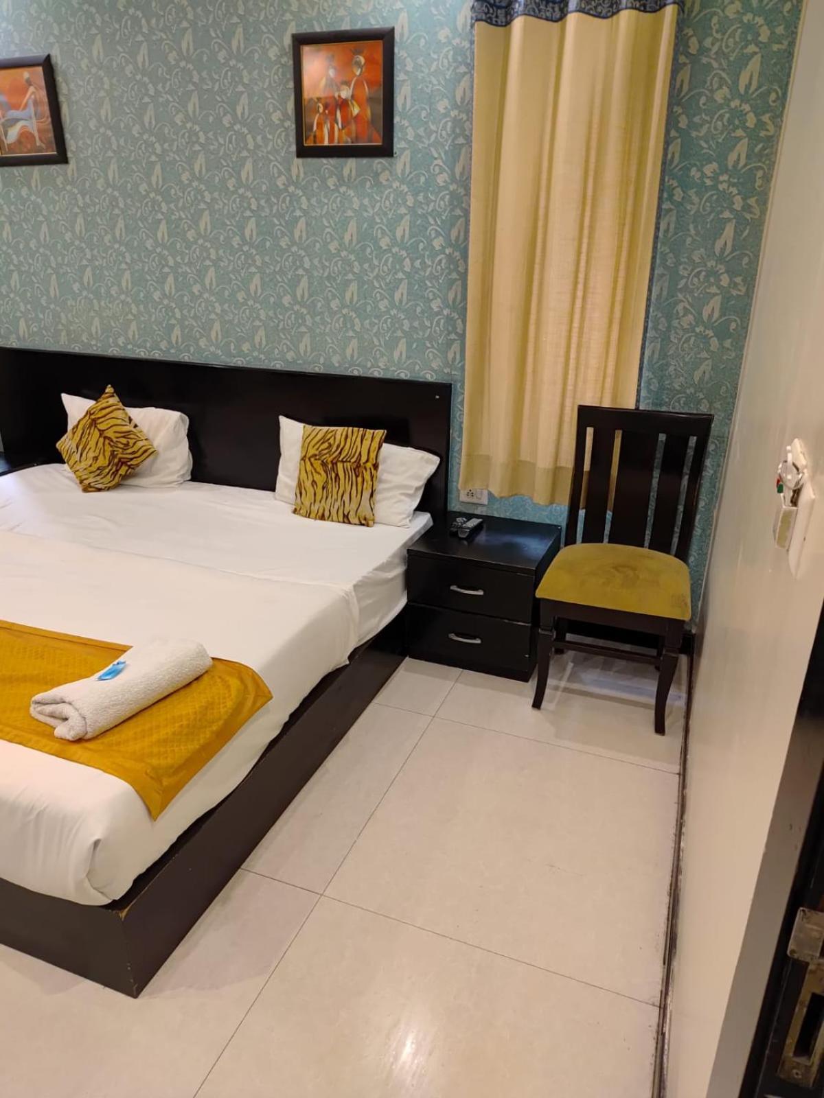 Hotel Paschim Vihar Delhi  Exterior foto